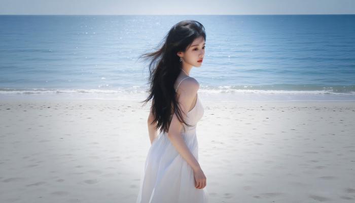 电脑壁纸 美女 白裙优雅美女 回眸 海滩背景  沙滩美女 4K壁纸 电脑桌面 高清壁纸 壁纸下载 壁纸大全